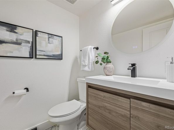6703 S Locust Court, Centennial CO 80112