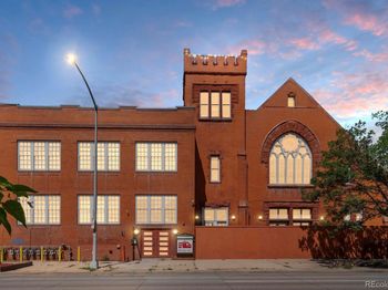 225 N Lincoln Street