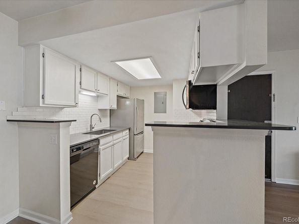 8335 Fairmount Drive 2105, Denver CO 80247