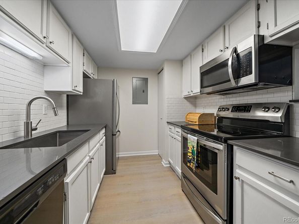 8335 Fairmount Drive 2105, Denver CO 80247
