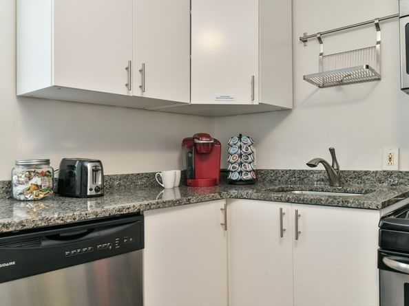 158 Everett 1, Boston MA 02128
