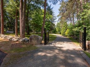 10 Reiling Pond Rd, Lincoln MA 01773
