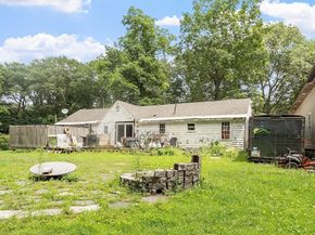 199 Center Depot Rd, Charlton MA 01507