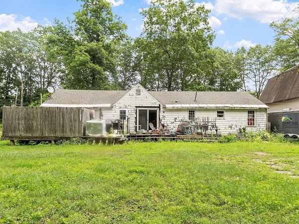 199 Center Depot Rd, Charlton MA 01507