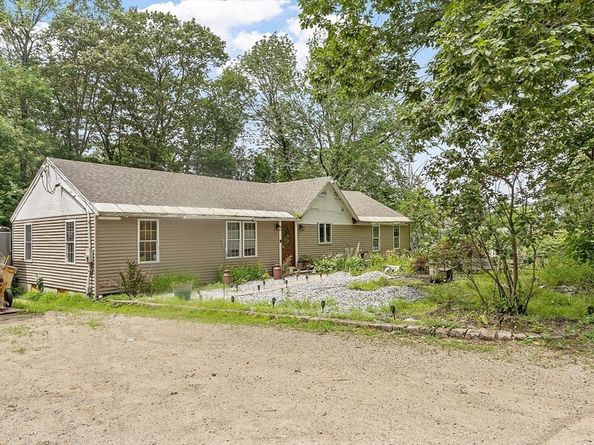 199 Center Depot Rd, Charlton MA 01507