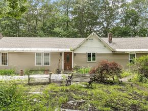 199 Center Depot Rd, Charlton MA 01507