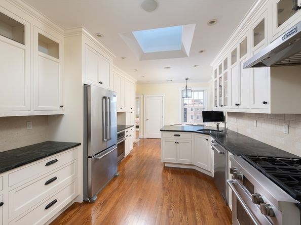 19 Thatcher St E13, Brookline MA 02446