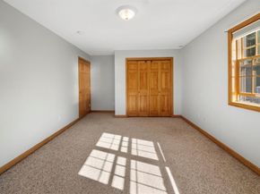 62 Lindsay Lane, Athol MA 01331