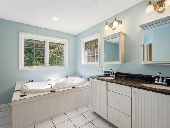 62 Lindsay Lane, Athol MA 01331