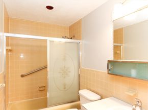 20 Williamsburg Ct 21, Shrewsbury MA 01545