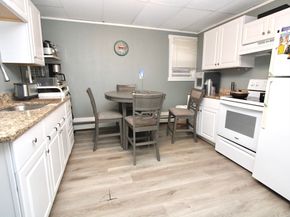 9-11 Kelley Sq, Worcester MA 01610