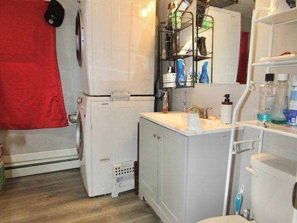 9-11 Kelley Sq, Worcester MA 01610