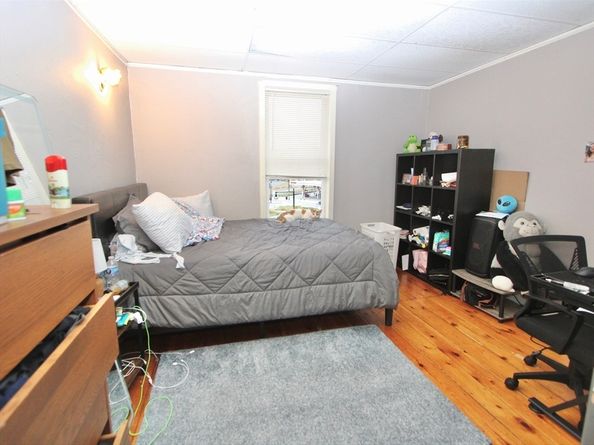 9-11 Kelley Sq, Worcester MA 01610