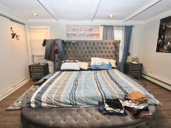 9-11 Kelley Sq, Worcester MA 01610