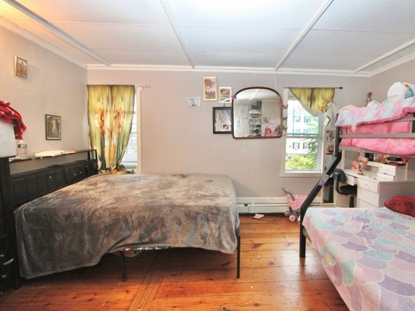 9-11 Kelley Sq, Worcester MA 01610