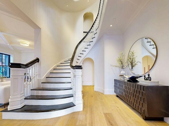 57 Hancock St, Boston MA 02114