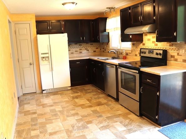 75 Garrison Rd, Chelmsford MA 01824