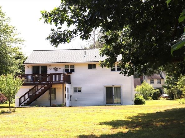 75 Garrison Rd, Chelmsford MA 01824