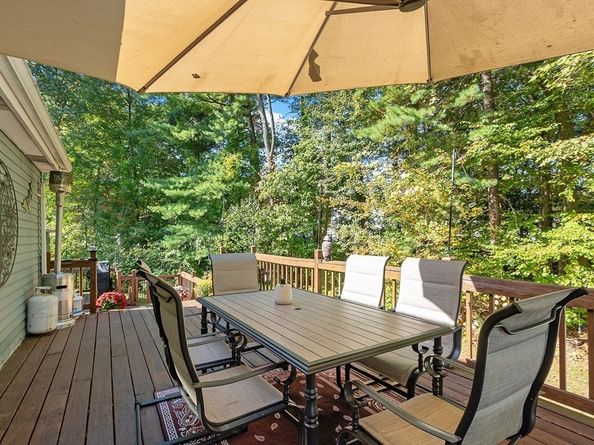 11 Dale Ave, Leominster MA 01453