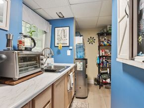 11 Dale Ave, Leominster MA 01453