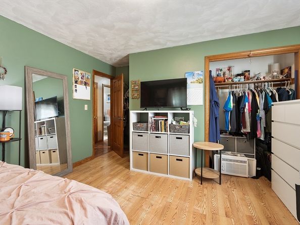 11 Dale Ave, Leominster MA 01453