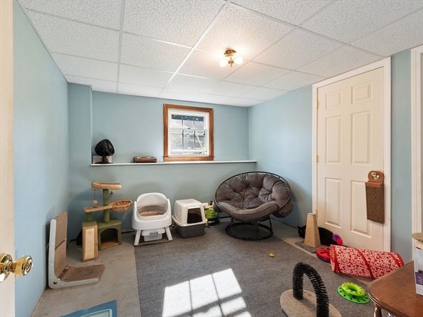 11 Dale Ave, Leominster MA 01453