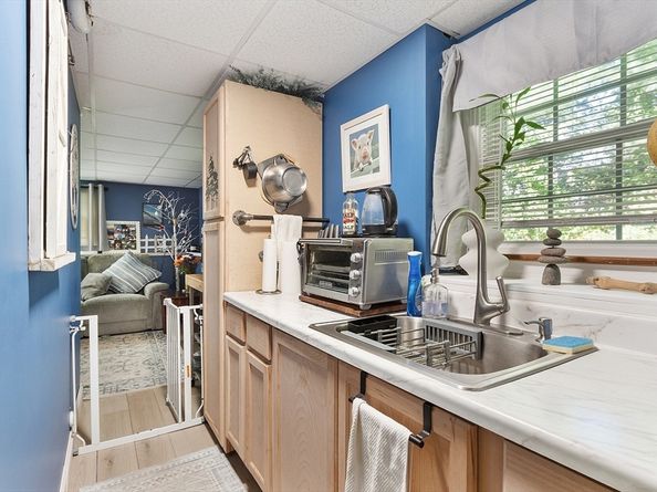11 Dale Ave, Leominster MA 01453