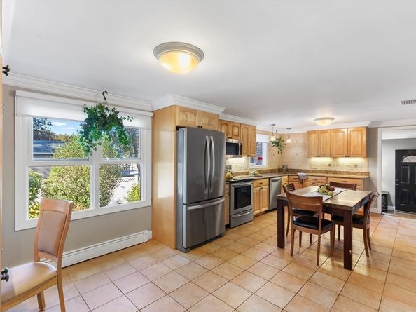 1 Maddabon Pl, Peabody MA 01960