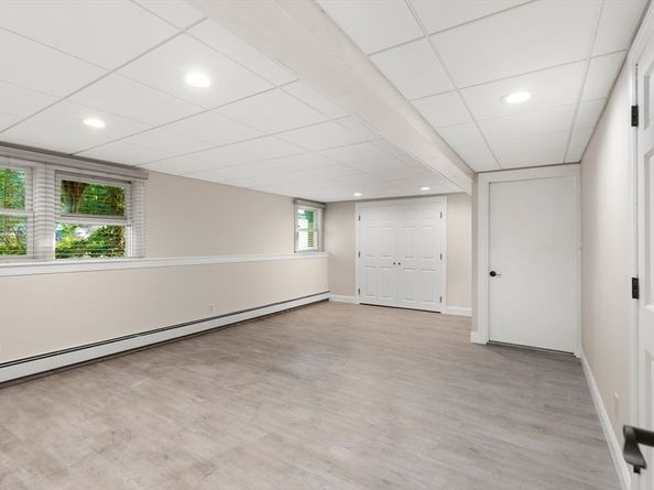 1 Maddabon Pl, Peabody MA 01960