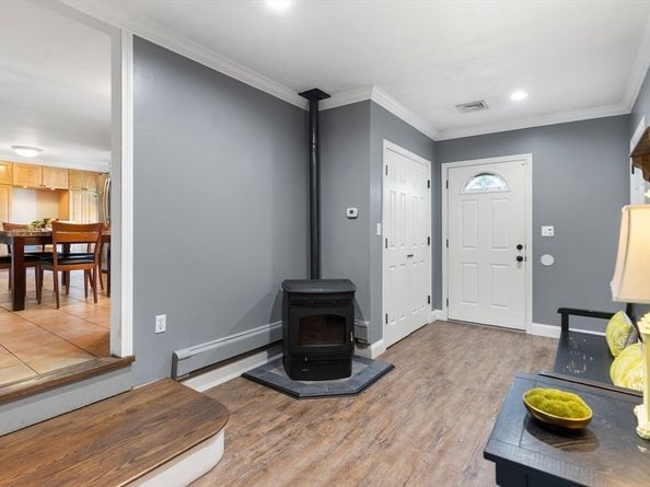 1 Maddabon Pl, Peabody MA 01960