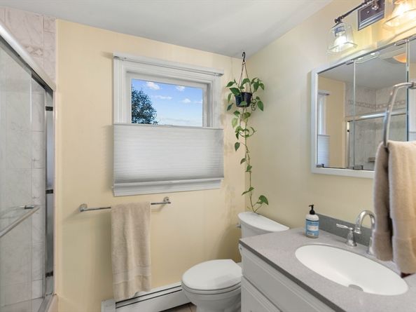 1 Maddabon Pl, Peabody MA 01960
