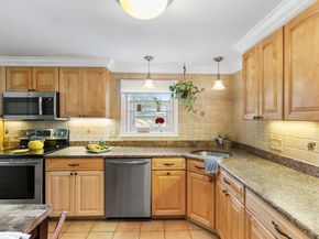 1 Maddabon Pl, Peabody MA 01960