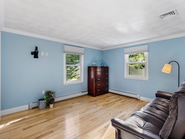 1 Maddabon Pl, Peabody MA 01960
