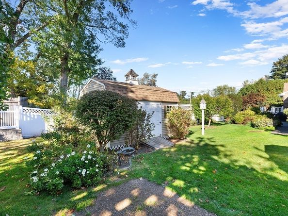 1 Maddabon Pl, Peabody MA 01960