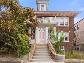 31 Nazing St