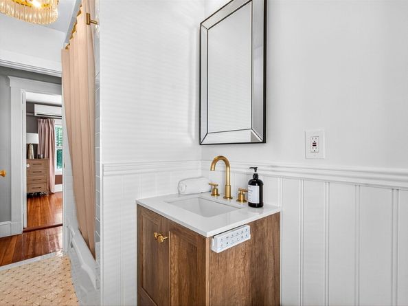 3 Glenmore Terrace 2, Newton MA 02461