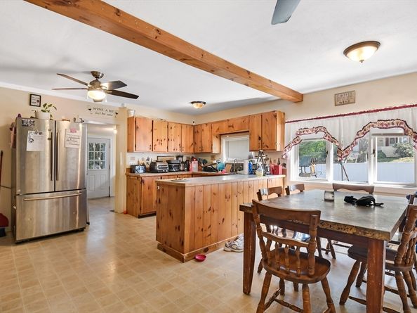 20 Pleasantview Ave, Fitchburg MA 01420