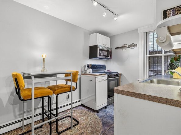 32 Robinwood Ave 7, Boston MA 02130