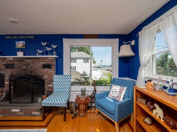 29 Wituwamat Rd, Weymouth MA 02191