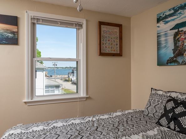 29 Wituwamat Rd, Weymouth MA 02191