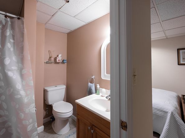 29 Wituwamat Rd, Weymouth MA 02191