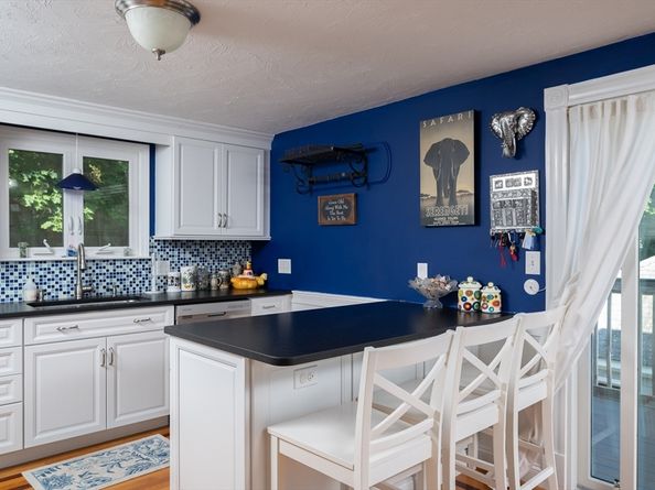 29 Wituwamat Rd, Weymouth MA 02191