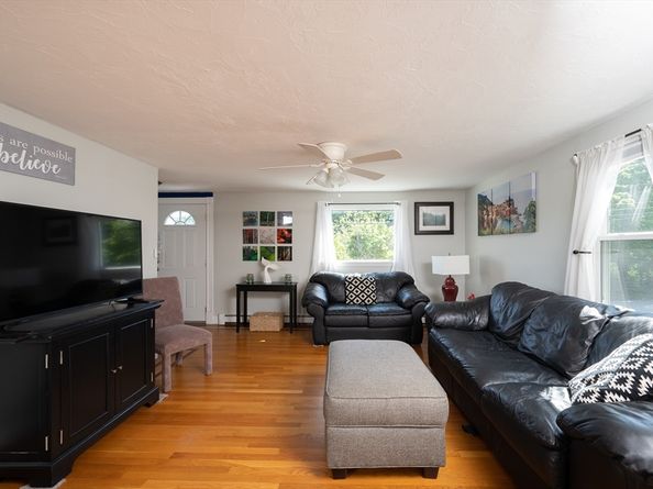 29 Wituwamat Rd, Weymouth MA 02191