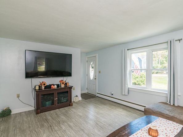 82 Comins Pond Rd, Warren MA 01083