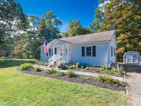 82 Comins Pond Rd, Warren MA 01083