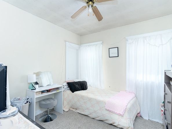 16-16.5 Caprera Rd, Worcester MA 01604