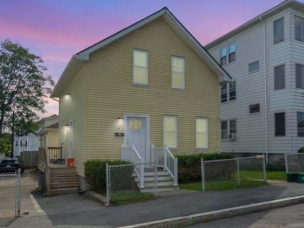 16-16.5 Caprera Rd, Worcester MA 01604