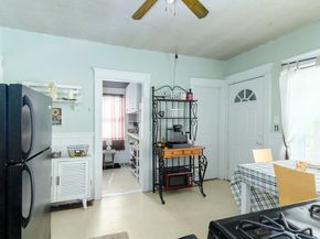 16-16.5 Caprera Rd, Worcester MA 01604