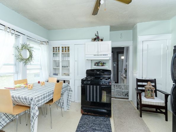 16-16.5 Caprera Rd, Worcester MA 01604