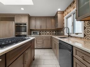 6 Tally Ho Lane, Framingham MA 01701